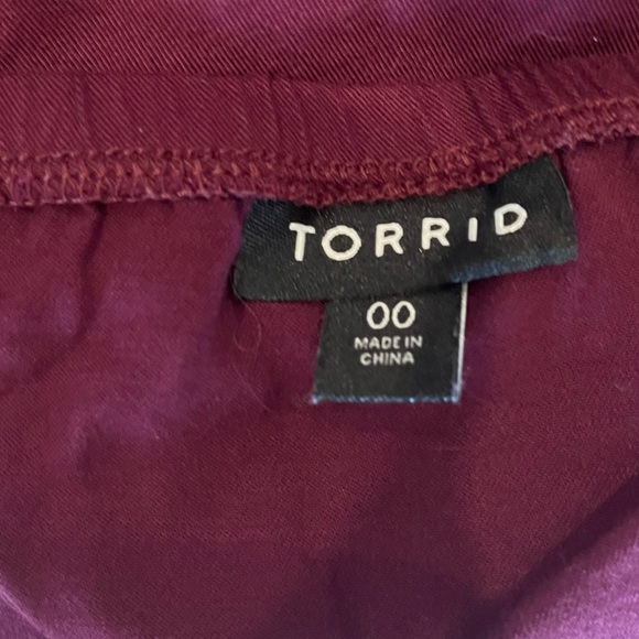 Dark purple tank with buttons - Picture 5 of 5